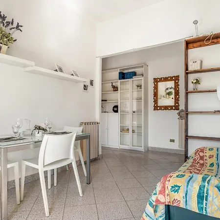 Da Bianca & Functional Flat Apartment
