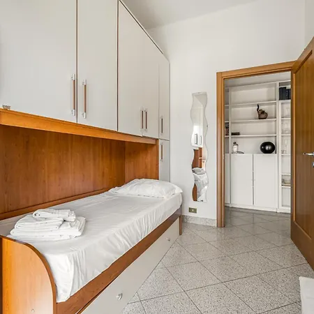 Da Bianca & Functional Flat